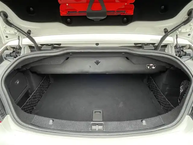 メルセデス・ベンツ Ｅ２５０ カブリオレ 埼玉県 2014(平26)年 3.7万km 白 電動オープン/赤革シート/シートヒーター/メモリー付パワーシート/純正ナビTV/ハーマンカードンスピーカー/バックカメラ/LEDヘッドライト/純正１８インチアルミ/アクティブクルーズコントロール/衝突軽減ブレーキ/パークトロニック/スマートキー/保証書付整備手帳/取扱説明書