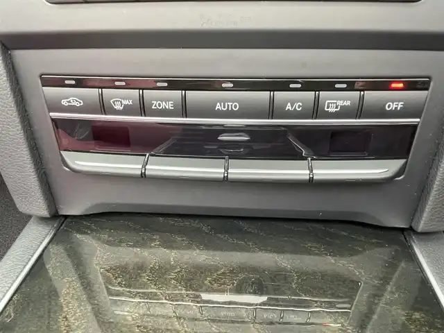 メルセデス・ベンツ Ｅ２５０ カブリオレ 埼玉県 2014(平26)年 3.7万km 白 電動オープン/赤革シート/シートヒーター/メモリー付パワーシート/純正ナビTV/ハーマンカードンスピーカー/バックカメラ/LEDヘッドライト/純正１８インチアルミ/アクティブクルーズコントロール/衝突軽減ブレーキ/パークトロニック/スマートキー/保証書付整備手帳/取扱説明書