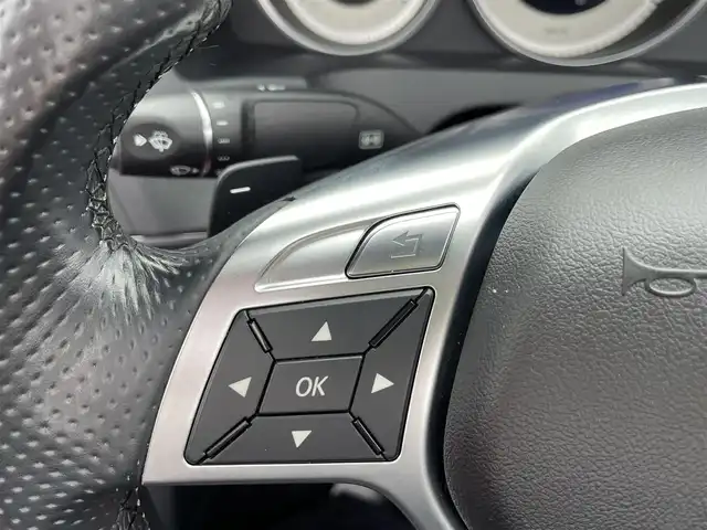 メルセデス・ベンツ Ｅ２５０ カブリオレ 埼玉県 2014(平26)年 3.7万km 白 電動オープン/赤革シート/シートヒーター/メモリー付パワーシート/純正ナビTV/ハーマンカードンスピーカー/バックカメラ/LEDヘッドライト/純正１８インチアルミ/アクティブクルーズコントロール/衝突軽減ブレーキ/パークトロニック/スマートキー/保証書付整備手帳/取扱説明書