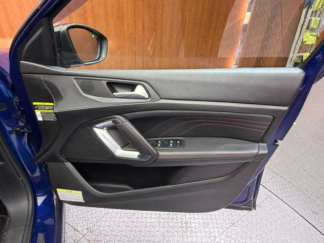 プジョー ３０８ GTライン ブルーHDi 千葉県 2019(令1)年 5万km マグネティックブルー 革調シートカバー　/ACC　/BSM　/ディスプレイオーディオ　/CarPlay　/衝突軽減ブレーキ　/Bluetooth　/パドルシフト　/ドライブレコーダー　/純正17インチAW　/LEDヘッドライト　/オートライト　/ETC　/アイドリングストップ