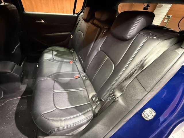 プジョー ３０８ GTライン ブルーHDi 千葉県 2019(令1)年 5万km マグネティックブルー 革調シートカバー　/ACC　/BSM　/ディスプレイオーディオ　/CarPlay　/衝突軽減ブレーキ　/Bluetooth　/パドルシフト　/ドライブレコーダー　/純正17インチAW　/LEDヘッドライト　/オートライト　/ETC　/アイドリングストップ