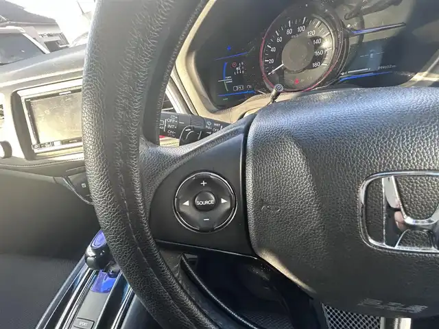 ホンダ ヴェゼル ハイブリッド X 奈良県 2014(平26)年 10万km ホワイトオーキッドパール 【(株)IDOMが運営する　じしゃロン奈良店　の自社ローン対象車両になります。こちらは現金ご利用時の価格です。自社ローンご希望の方は別途その旨お申付け下さい。】