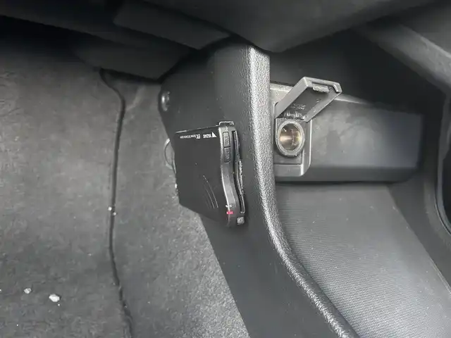 ホンダ ヴェゼル ハイブリッド X 奈良県 2014(平26)年 10万km ホワイトオーキッドパール 【(株)IDOMが運営する　じしゃロン奈良店　の自社ローン対象車両になります。こちらは現金ご利用時の価格です。自社ローンご希望の方は別途その旨お申付け下さい。】