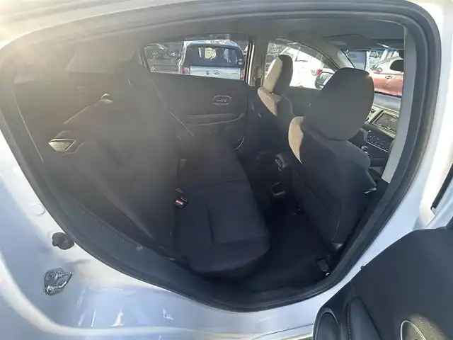 ホンダ ヴェゼル ハイブリッド X 奈良県 2014(平26)年 10万km ホワイトオーキッドパール 【(株)IDOMが運営する　じしゃロン奈良店　の自社ローン対象車両になります。こちらは現金ご利用時の価格です。自社ローンご希望の方は別途その旨お申付け下さい。】