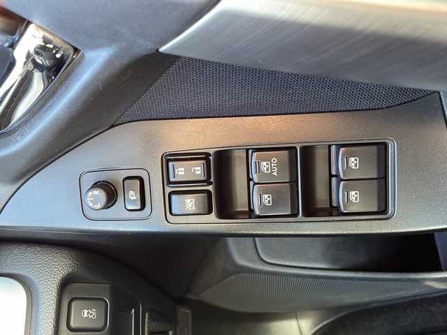 スバル フォレスター 2．0i－L アイサイト 三重県 2015(平27)年 9.3万km 紺 社外7型ナビ/フルセグTV/Bluetooth/バックカメラ/USB入力端子/シートヒーター/パワーシート/レーダークルーズコントロール/衝突被害軽減ブレーキ/HIDヘッドライト/オートライト/ヘッドライトレベライザー