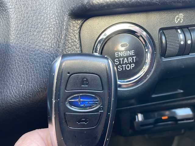 スバル フォレスター 2．0i－L アイサイト 三重県 2015(平27)年 9.3万km 紺 社外7型ナビ/フルセグTV/Bluetooth/バックカメラ/USB入力端子/シートヒーター/パワーシート/レーダークルーズコントロール/衝突被害軽減ブレーキ/HIDヘッドライト/オートライト/ヘッドライトレベライザー