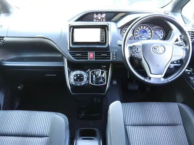 トヨタ ヴォクシー ハイブリッド ZS 煌 神奈川県 2018(平30)年 2.6万km ブラック ワンオーナー/純正メモリナビ/ワンセグテレビ/バックカメラ/両側パワースライドドア/クルーズコントロール/プッシュスタート/ETC/LEDヘッドライト/シートヒーター/保証書/取説/ナビ説/記録（R.1.2.3.4.5.6.7）/スペアスマートキー/社外AW付きスタットレスタイヤ有