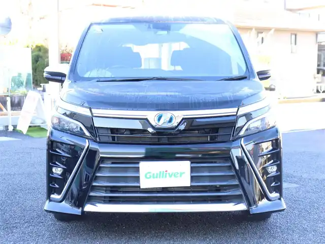 トヨタ ヴォクシー ハイブリッド ZS 煌 神奈川県 2018(平30)年 2.6万km ブラック ワンオーナー/純正メモリナビ/ワンセグテレビ/バックカメラ/両側パワースライドドア/クルーズコントロール/プッシュスタート/ETC/LEDヘッドライト/シートヒーター/保証書/取説/ナビ説/記録（R.1.2.3.4.5.6.7）/スペアスマートキー/社外AW付きスタットレスタイヤ有