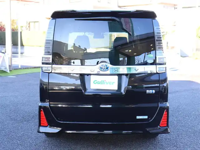 トヨタ ヴォクシー ハイブリッド ZS 煌 神奈川県 2018(平30)年 2.6万km ブラック ワンオーナー/純正メモリナビ/ワンセグテレビ/バックカメラ/両側パワースライドドア/クルーズコントロール/プッシュスタート/ETC/LEDヘッドライト/シートヒーター/保証書/取説/ナビ説/記録（R.1.2.3.4.5.6.7）/スペアスマートキー/社外AW付きスタットレスタイヤ有