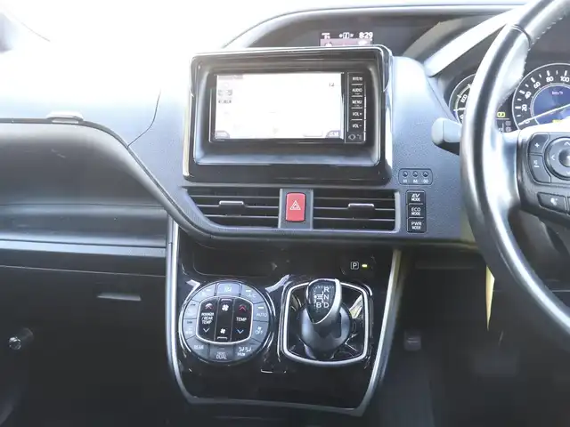 トヨタ ヴォクシー ハイブリッド ZS 煌 神奈川県 2018(平30)年 2.6万km ブラック ワンオーナー/純正メモリナビ/ワンセグテレビ/バックカメラ/両側パワースライドドア/クルーズコントロール/プッシュスタート/ETC/LEDヘッドライト/シートヒーター/保証書/取説/ナビ説/記録（R.1.2.3.4.5.6.7）/スペアスマートキー/社外AW付きスタットレスタイヤ有