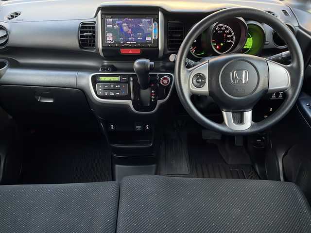 ホンダ Ｎ ＢＯＸ G SSパッケージ 静岡県 2015(平27)年 4.6万km プレミアムホワイトパール /純正ナビ/ワンセグTV//CD/DVD/Bluetooth//バックカメラ//両側パワースライドドア//衝突軽減ブレーキ//フロントシートヒーター//純正14インチAW//ステアリングスイッチ