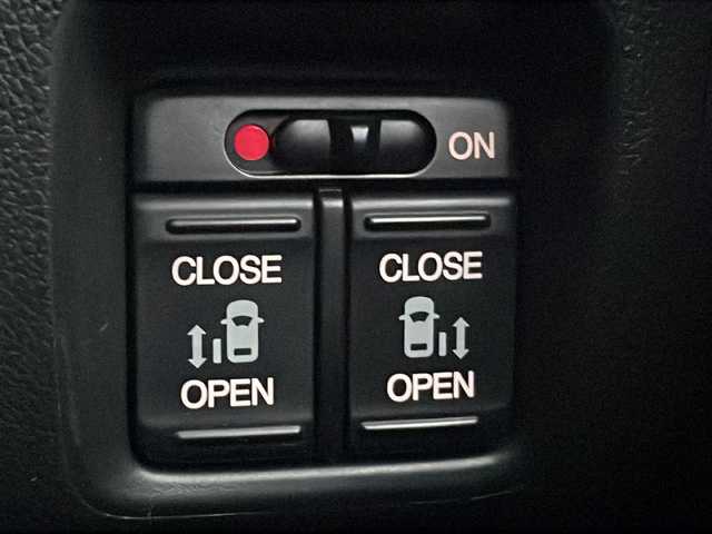 ホンダ Ｎ ＢＯＸ G SSパッケージ 静岡県 2015(平27)年 4.6万km プレミアムホワイトパール /純正ナビ/ワンセグTV//CD/DVD/Bluetooth//バックカメラ//両側パワースライドドア//衝突軽減ブレーキ//フロントシートヒーター//純正14インチAW//ステアリングスイッチ