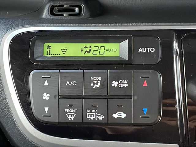 ホンダ Ｎ ＢＯＸ G SSパッケージ 静岡県 2015(平27)年 4.6万km プレミアムホワイトパール /純正ナビ/ワンセグTV//CD/DVD/Bluetooth//バックカメラ//両側パワースライドドア//衝突軽減ブレーキ//フロントシートヒーター//純正14インチAW//ステアリングスイッチ