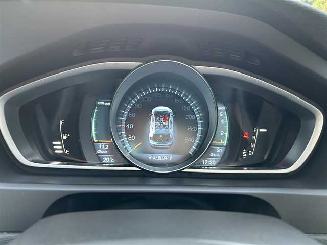ボルボ Ｖ４０ T－4 茨城県 2013(平25)年 6.3万km エレクトリックシルバーメタリック 純正ディスプレイオーディオ/BT接続/純正ドライブレコーダー/　（4JR602797）/ACC/ETC/純正17インチAW/電動リアゲート/両席シートヒーター/D席パワーシート/LEDヘッドライト/オートライト/オートマチックハイビーム/アイドリングストップ/レーンキープアシスト/ABS/USB入力端子/W＋サイドエアバッグ
