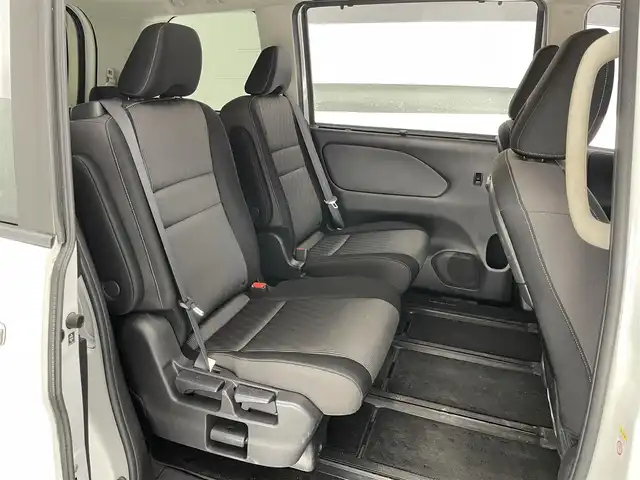 日産 セレナ e－パワー ハイウェイスター V 愛知県 2020(令2)年 4.1万km ブリリアントホワイトパール 純正１０型ナビ　純正後席モニター　禁煙車　セーフティパックＢ　プロパイロット　パーキングアシスト　全方位カメラ　ＢＳＭ　エマブレ　衝突軽減　追従クルコン　ハンズフリー両側パワスラ　ＬＥＤライト　フォグ