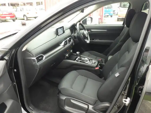マツダ ＣＸ－５ 20S プロアクティブ 千葉県 2017(平29)年 5万km ジェットブラックマイカ スマートシティブレーキサポート/ブラインドスポットモニタリング/レーンキープ・アシスト・システム/レーダークルーズコントロール/アクティブ・ドライビング・ディスプレイ/i-stop/運転席パワーシート/前席シートヒーター/純正SDナビ/地デジTV/【DVD/CD再生機能　Bluetooth接続】/バックカメラ/革巻きステアリング/ステアリングスイッチ/ETC/LEDヘッドライト/ウインカーミラー/コーナーセンサー/純正19インチアルミホイル/サイド/カーテンエアバッグ/アドバンストキーレスエントリー