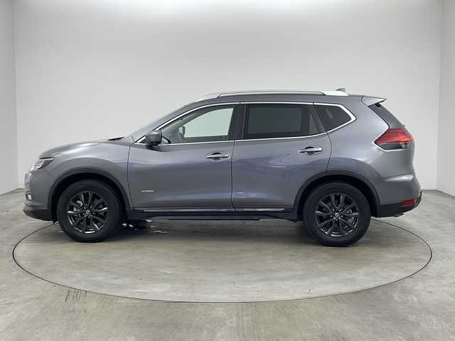 日産 エクストレイル ハイブリッド 20Xi 兵庫県 2020(令2)年 5.3万km ダークメタルグレー ・純正9インチナビ&TV&CD&SD&BT/・アラウンドビューモニター/・ビルトインETC/・エマージェンシーブレーキ/・プロパイロット/・レーンキープアシスト/・車線逸脱警報装置/・後側方車両検知警報/・移動物検知/・クロストラフィック/・フロントソナー/・リアソナー/・コーナリングスタビリティアシスト/・インテリジェントエンジンブレーキ/・パワーバックドア/・デジタルインナーミラー/・前席シートヒーター/・前席パワーシート/・カプロンシート/・保温保冷機能付きカップホルダー/・純正17インチアルミホイール/・LEDライト/・ステアリングリモコン/・ヘッドライトレベライザー/・電動格納ミラー/・純正フロアマット/・スマートキー/・スペアキー