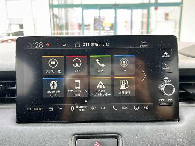 ホンダ ヴェゼル G 愛知県 2022(令4)年 1.7万km プレミアムサンライトホワイトパール 登録時走行距離16200km/純正9インチメモリナビ/(Bluetooth/フルセグTV/USB)/バックカメラ/ドラレコ前後/コーナーセンサー/ワイヤレス充電器/ホンダセンシング/衝突軽減アシスト/誤発信抑制機能/先行車発進告知/ロードサインアシスト/アダプティブクルーズコントロール/レーンキープアシスト/ビルドイン2.0ETC/電動パーキングブレーキ/オートホールド/ヘッドランプレベライザー/左側サイドアンダーミラー/スマートキー/(スペアキー×1)/取説/保証書