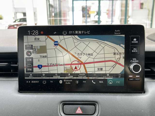 ホンダ ヴェゼル G 愛知県 2022(令4)年 1.7万km プレミアムサンライトホワイトパール 登録時走行距離16200km/純正9インチメモリナビ/(Bluetooth/フルセグTV/USB)/バックカメラ/ドラレコ前後/コーナーセンサー/ワイヤレス充電器/ホンダセンシング/衝突軽減アシスト/誤発信抑制機能/先行車発進告知/ロードサインアシスト/アダプティブクルーズコントロール/レーンキープアシスト/ビルドイン2.0ETC/電動パーキングブレーキ/オートホールド/ヘッドランプレベライザー/左側サイドアンダーミラー/スマートキー/(スペアキー×1)/取説/保証書