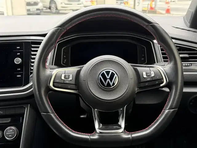 フォルクスワーゲン ＶＷ Ｔ－ロック TDI スポーツ 滋賀県 2022(令4)年 2.9万km グレーⅡ ワンオーナー/オートクルーズコントロール/ブラインドスポットモニター/横滑り防止システム/バックカメラ/レーンキープアシスト/駐車支援/アイドリングストップ/コーナーセンサー/リアトラフィックアラート/パークディスタンスコントロール/ａｐｐｌｅｃａｒｐｌａｙ/ドライブレコーダー/ETC