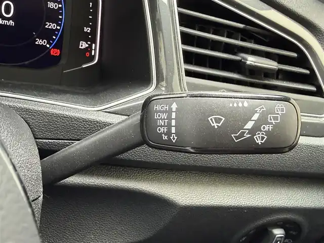 フォルクスワーゲン ＶＷ Ｔ－ロック TDI スポーツ 滋賀県 2022(令4)年 2.9万km グレーⅡ ワンオーナー/オートクルーズコントロール/ブラインドスポットモニター/横滑り防止システム/バックカメラ/レーンキープアシスト/駐車支援/アイドリングストップ/コーナーセンサー/リアトラフィックアラート/パークディスタンスコントロール/ａｐｐｌｅｃａｒｐｌａｙ/ドライブレコーダー/ETC