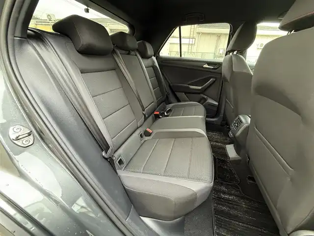 フォルクスワーゲン ＶＷ Ｔ－ロック TDI スポーツ 滋賀県 2022(令4)年 2.9万km グレーⅡ ワンオーナー/オートクルーズコントロール/ブラインドスポットモニター/横滑り防止システム/バックカメラ/レーンキープアシスト/駐車支援/アイドリングストップ/コーナーセンサー/リアトラフィックアラート/パークディスタンスコントロール/ａｐｐｌｅｃａｒｐｌａｙ/ドライブレコーダー/ETC