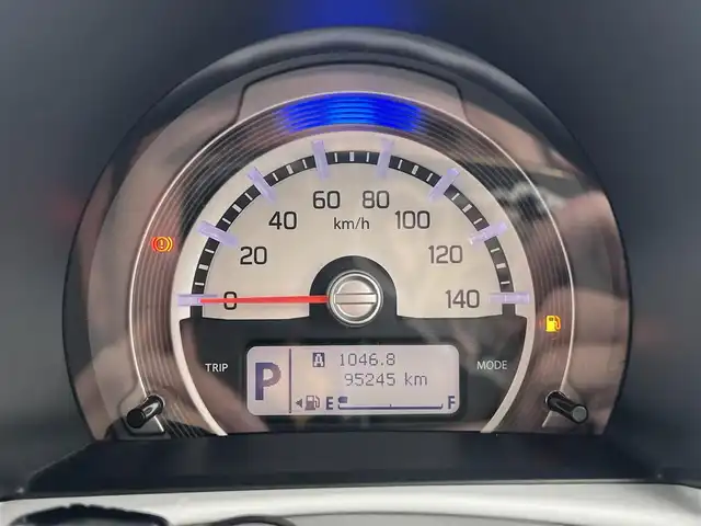 マツダ フレア クロスオーバー XG 秋田県 2017(平29)年 9.6万km ピュアホワイトP ４WD/純正ナビ/衝突軽減システム/フルセグ/バックカメラ/純正アルミ/スマートキー/前席シートヒーター/アイドリングストップ/ダウンヒルアシストコントロール/プッシュスタート/ETC/純正フロアマット/純正ドアバイザー/オートライト/オートエアコン/パワーステアリング/パワーウィンドウ/横滑り防止/盗難防止装置/電動格納ミラー/保証書/取扱説明書/記録簿