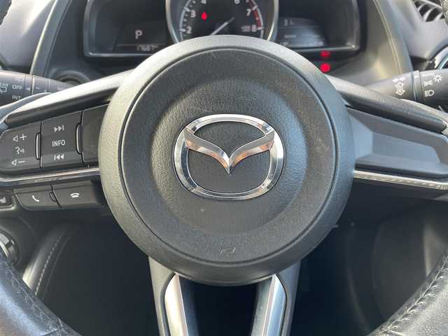 マツダ デミオ 13S ツーリング 鳥取県 2017(平29)年 1.8万km スノーフレイクホワイトパールマイカ 純正ナビ/フルセグ/DVD/CD/BT/USB/バイザー内蔵ETC/前後ドライブレコーダー/前席シートヒーター/衝突軽減ブレーキ/ヘッドアップディスプレイ/LEDヘッドライト/純正15インチアルミホイール/プッシュエンジンスタート/アイドリングストップ/フロアマット/ドアバイザー/スペアキー
