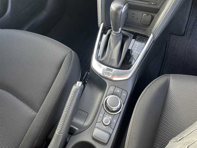 マツダ デミオ 13S ツーリング 鳥取県 2017(平29)年 1.8万km スノーフレイクホワイトパールマイカ 純正ナビ/フルセグ/DVD/CD/BT/USB/バイザー内蔵ETC/前後ドライブレコーダー/前席シートヒーター/衝突軽減ブレーキ/ヘッドアップディスプレイ/LEDヘッドライト/純正15インチアルミホイール/プッシュエンジンスタート/アイドリングストップ/フロアマット/ドアバイザー/スペアキー