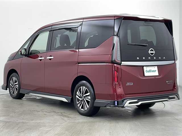 日産 セレナ e－4ORCE ハイウェイスターV 道央・札幌 2024(令6)年 0.3万km 赤 ・4WD/・純正ナビ&フルセグTV&BT/・全方位カメラ/・プロパイロット/・インテリジェントエマージェンシーブレーキ/・前方衝突予測警報/・車線逸脱防止支援システム/・車線逸脱警報/・後側方衝突防止支援システム/・後側方車両検知警報/・フロント&バックソナー/・デジタルインナーミラー/・前席シートヒーター/・ステアリングヒーター/・ステアリングスイッチ/・置くだけ充電/・ビルトインETC/・LEDヘッドライト/・オートライト/・オートマチックハイビーム/・スマートキー/・スペアキー/・スマートキー