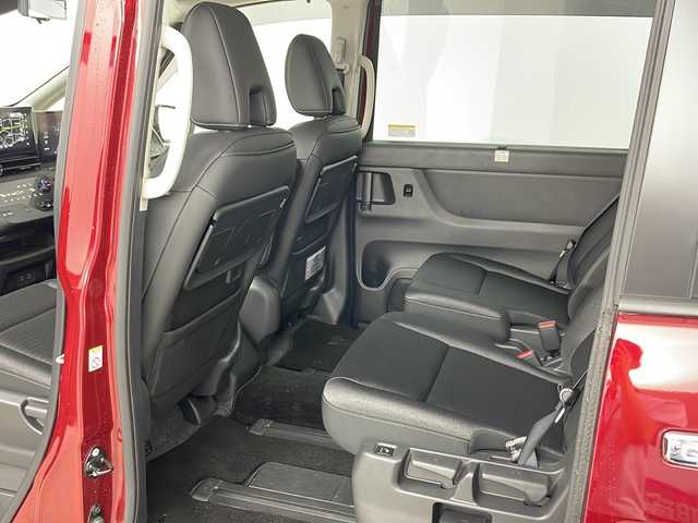 日産 セレナ e－4ORCE ハイウェイスターV 道央・札幌 2024(令6)年 0.3万km 赤 ・4WD/・純正ナビ&フルセグTV&BT/・全方位カメラ/・プロパイロット/・インテリジェントエマージェンシーブレーキ/・前方衝突予測警報/・車線逸脱防止支援システム/・車線逸脱警報/・後側方衝突防止支援システム/・後側方車両検知警報/・フロント&バックソナー/・デジタルインナーミラー/・前席シートヒーター/・ステアリングヒーター/・ステアリングスイッチ/・置くだけ充電/・ビルトインETC/・LEDヘッドライト/・オートライト/・オートマチックハイビーム/・スマートキー/・スペアキー/・スマートキー