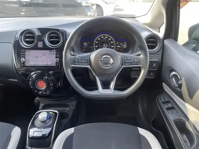 日産 ノート e－パワー X 埼玉県 2019(平31)年 4.2万km ダークメタルグレー /純正メモリナビ//フルセグTV//アラウンドビューモニター//CD&DVD&Blu-ray再生//Bluetooth接続//クルーズコントロール//ETC//スマートキーx2//LEDヘッドライト//インテリジェントルームミラー//衝突軽減ブレーキ//車線逸脱警報//Wエアバッグ&ABS//横滑り防止装置//クリアランスソナー//前後ドライブレコーダー//オートライト//プライバシーガラス//ドアバイザー//純正15インチAW//新車時保証書//取扱説明書//ナビ取説