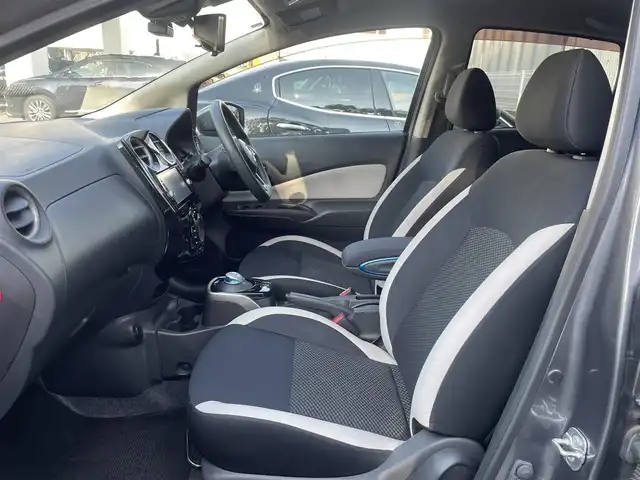 日産 ノート e－パワー X 埼玉県 2019(平31)年 4.2万km ダークメタルグレー /純正メモリナビ//フルセグTV//アラウンドビューモニター//CD&DVD&Blu-ray再生//Bluetooth接続//クルーズコントロール//ETC//スマートキーx2//LEDヘッドライト//インテリジェントルームミラー//衝突軽減ブレーキ//車線逸脱警報//Wエアバッグ&ABS//横滑り防止装置//クリアランスソナー//前後ドライブレコーダー//オートライト//プライバシーガラス//ドアバイザー//純正15インチAW//新車時保証書//取扱説明書//ナビ取説