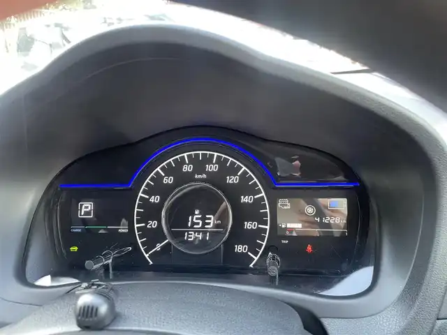 日産 ノート e－パワー X 埼玉県 2019(平31)年 4.2万km ダークメタルグレー /純正メモリナビ//フルセグTV//アラウンドビューモニター//CD&DVD&Blu-ray再生//Bluetooth接続//クルーズコントロール//ETC//スマートキーx2//LEDヘッドライト//インテリジェントルームミラー//衝突軽減ブレーキ//車線逸脱警報//Wエアバッグ&ABS//横滑り防止装置//クリアランスソナー//前後ドライブレコーダー//オートライト//プライバシーガラス//ドアバイザー//純正15インチAW//新車時保証書//取扱説明書//ナビ取説