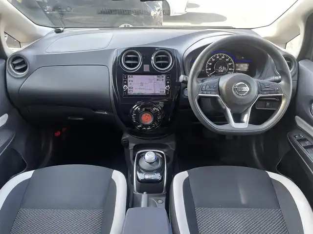 日産 ノート e－パワー X 埼玉県 2019(平31)年 4.2万km ダークメタルグレー /純正メモリナビ//フルセグTV//アラウンドビューモニター//CD&DVD&Blu-ray再生//Bluetooth接続//クルーズコントロール//ETC//スマートキーx2//LEDヘッドライト//インテリジェントルームミラー//衝突軽減ブレーキ//車線逸脱警報//Wエアバッグ&ABS//横滑り防止装置//クリアランスソナー//前後ドライブレコーダー//オートライト//プライバシーガラス//ドアバイザー//純正15インチAW//新車時保証書//取扱説明書//ナビ取説