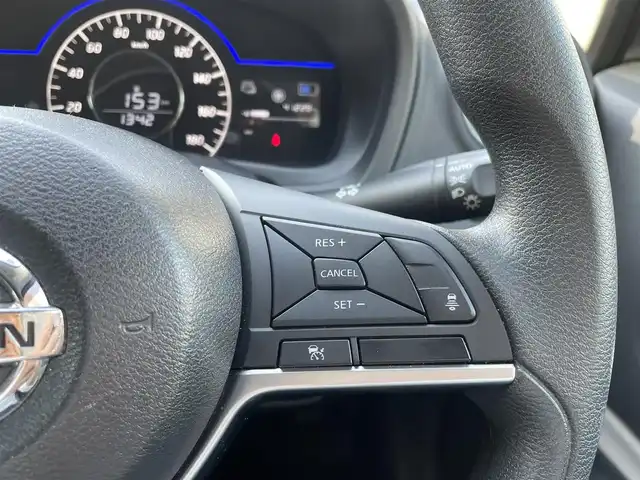 日産 ノート e－パワー X 埼玉県 2019(平31)年 4.2万km ダークメタルグレー /純正メモリナビ//フルセグTV//アラウンドビューモニター//CD&DVD&Blu-ray再生//Bluetooth接続//クルーズコントロール//ETC//スマートキーx2//LEDヘッドライト//インテリジェントルームミラー//衝突軽減ブレーキ//車線逸脱警報//Wエアバッグ&ABS//横滑り防止装置//クリアランスソナー//前後ドライブレコーダー//オートライト//プライバシーガラス//ドアバイザー//純正15インチAW//新車時保証書//取扱説明書//ナビ取説