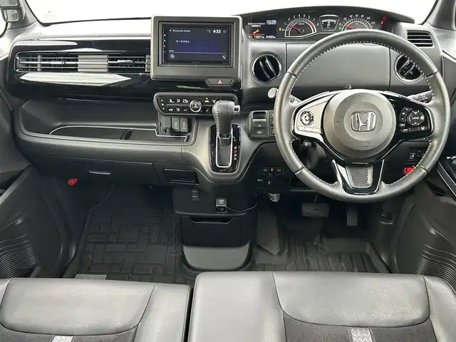 ホンダ Ｎ ＢＯＸ カスタム L ターボ 福島県 2023(令5)年 1.5万km プラチナホワイトパール ホンダセンシング/衝突軽減ブレーキ（CMBS）/誤発進抑制機能/歩行者事故低減ステアリング/路外逸脱抑制機能/渋滞追従機能付アダプティブクルーズコントロール（ACC）/車線維持支援システム（LKAS）/先行車発進お知らせ機能/標識認識機能/後方誤発進抑制機能/オートハイビーム/社外ディスプレイオーディオ/【FM/AM/BT/USB/HDMI】/ドライブレコーダー/ビルトインETC/デジタルインナーミラー/型番：PR998C/両側電動スライドドア/前席シートヒーター/ステアリングリモコン/パドルシフト/シートバックテーブル/リアドアロールサンシェード/LEDオートライト/LEDフォグランプ/純正フロアマット/純正ドアバイザー