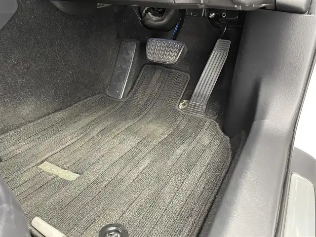 トヨタ カムリ G レザーパッケージ 大分県 2019(平31)年 5.1万km プラチナホワイトパールマイカ ワンオーナ/純正ナビ/（フルセグ/CD/DVD/Bluetooth）/モデリスタエアロ/トヨタセーフティーセンス/・プリクラッシュセーフティー/・レーンディパーチャアシスト/・オートハイビーム/・クリアランスソナー/・レーダークルーズコントロール/レザーシート/前席パワーシート/前席シートヒーター/ヘッドアップディスプレイ/バックカメラ/ステアリングスイッチ/オートブレーキホールド/電動パーキングブレーキ/オートリトラミラー/保証書・取扱説明書