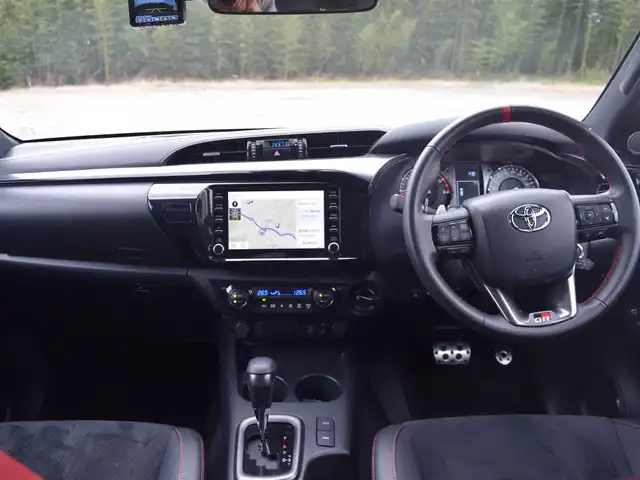 トヨタ ハイラックス Z GRスポーツ 兵庫県 2023(令5)年 1.7万km スーパーホワイトⅡ 純正ナビ/全方位カメラ/トノカバー/ETC/ドライブレコーダー前後/トヨタセーフティセンス/パドルシフト/レーダークルーズコントロール/ステアリングリモコン/スマートキー/純正アルミホイール/LEDヘッドライト