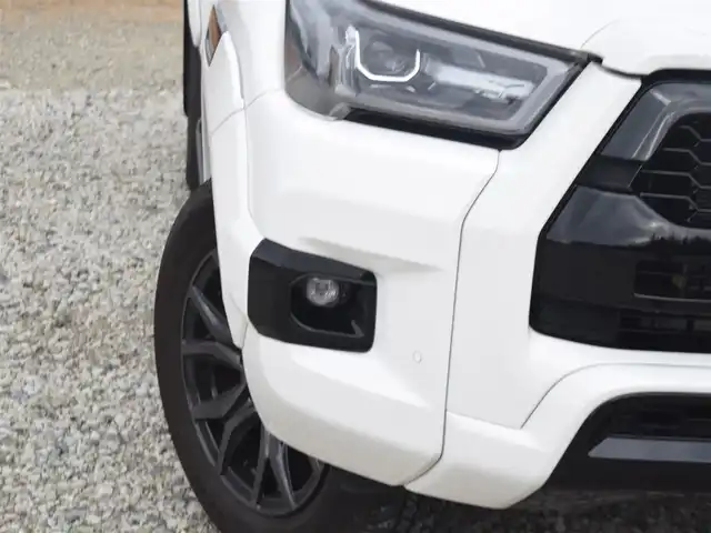 トヨタ ハイラックス Z GRスポーツ 兵庫県 2023(令5)年 1.7万km スーパーホワイトⅡ 純正ナビ/全方位カメラ/トノカバー/ETC/ドライブレコーダー前後/トヨタセーフティセンス/パドルシフト/レーダークルーズコントロール/ステアリングリモコン/スマートキー/純正アルミホイール/LEDヘッドライト