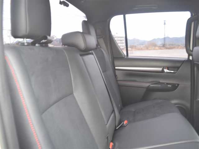 トヨタ ハイラックス Z GRスポーツ 兵庫県 2023(令5)年 1.7万km スーパーホワイトⅡ 純正ナビ/全方位カメラ/トノカバー/ETC/ドライブレコーダー前後/トヨタセーフティセンス/パドルシフト/レーダークルーズコントロール/ステアリングリモコン/スマートキー/純正アルミホイール/LEDヘッドライト