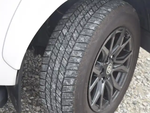 トヨタ ハイラックス Z GRスポーツ 兵庫県 2023(令5)年 1.7万km スーパーホワイトⅡ 純正ナビ/全方位カメラ/トノカバー/ETC/ドライブレコーダー前後/トヨタセーフティセンス/パドルシフト/レーダークルーズコントロール/ステアリングリモコン/スマートキー/純正アルミホイール/LEDヘッドライト