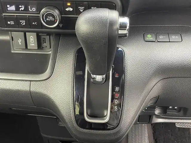 ホンダ Ｎ ＢＯＸ カスタム G L ターボ ホンダセンシング 熊本県 2017(平29)年 5.1万km シャイニンググレーM 禁煙車/純正ナビ（CD・DVD・ワンセグ・BT・USB）/レーダークルーズコントロール/ETC/バックカメラ/社外前後ドライブレコーダー/両側パワースライドドア/前後クリアランスソナー/衝突軽減ブレーキ/レーンキープアシスト/横滑り防止/アイドリングストップ/ハーフレザーシート/純正フロアマット/純正１５インチAW/オートライト/LEDヘッドライト/フォグライト/スマートキー/プッシュスタート/スペアキー1本