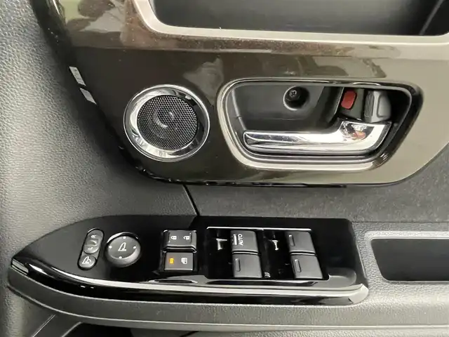 ホンダ Ｎ ＢＯＸ カスタム G L ターボ ホンダセンシング 熊本県 2017(平29)年 5.1万km シャイニンググレーM 禁煙車/純正ナビ（CD・DVD・ワンセグ・BT・USB）/レーダークルーズコントロール/ETC/バックカメラ/社外前後ドライブレコーダー/両側パワースライドドア/前後クリアランスソナー/衝突軽減ブレーキ/レーンキープアシスト/横滑り防止/アイドリングストップ/ハーフレザーシート/純正フロアマット/純正１５インチAW/オートライト/LEDヘッドライト/フォグライト/スマートキー/プッシュスタート/スペアキー1本