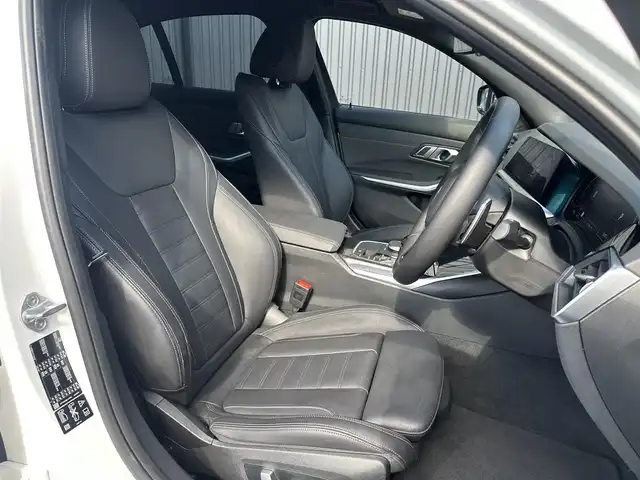 ＢＭＷ ３２０ｄ xDrive Mスポーツ 福島県 2021(令3)年 6万km アルピンホワイトⅢ 純正ナビ(BT/USB)/アダプティブクルーズコントロール/ブラインドスポットモニター/黒レザーシート/シートヒーター/パワーシート/パワーバックドア/バック・360°カメラ/ワイヤレスチャージャー/ミラー一体型ETC/前後ドライブレコーダー/パドルシフト/ステアリングスイッチ/純正18AW/純正フロアマット/LEDヘッドライト/オートホールド/コンフォートアクセス/保証書/取扱説明書