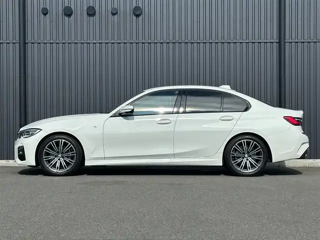 ＢＭＷ ３２０ｄ xDrive Mスポーツ 福島県 2021(令3)年 6万km アルピンホワイトⅢ 純正ナビ(BT/USB)/アダプティブクルーズコントロール/ブラインドスポットモニター/黒レザーシート/シートヒーター/パワーシート/パワーバックドア/バック・360°カメラ/ワイヤレスチャージャー/ミラー一体型ETC/前後ドライブレコーダー/パドルシフト/ステアリングスイッチ/純正18AW/純正フロアマット/LEDヘッドライト/オートホールド/コンフォートアクセス/保証書/取扱説明書