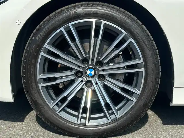 ＢＭＷ ３２０ｄ xDrive Mスポーツ 福島県 2021(令3)年 6万km アルピンホワイトⅢ 純正ナビ(BT/USB)/アダプティブクルーズコントロール/ブラインドスポットモニター/黒レザーシート/シートヒーター/パワーシート/パワーバックドア/バック・360°カメラ/ワイヤレスチャージャー/ミラー一体型ETC/前後ドライブレコーダー/パドルシフト/ステアリングスイッチ/純正18AW/純正フロアマット/LEDヘッドライト/オートホールド/コンフォートアクセス/保証書/取扱説明書