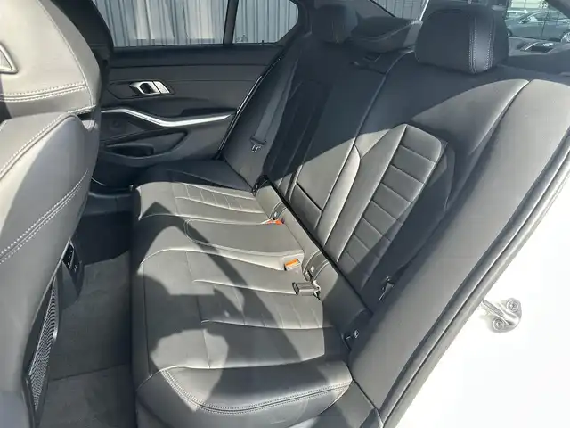 ＢＭＷ ３２０ｄ xDrive Mスポーツ 福島県 2021(令3)年 6万km アルピンホワイトⅢ 純正ナビ(BT/USB)/アダプティブクルーズコントロール/ブラインドスポットモニター/黒レザーシート/シートヒーター/パワーシート/パワーバックドア/バック・360°カメラ/ワイヤレスチャージャー/ミラー一体型ETC/前後ドライブレコーダー/パドルシフト/ステアリングスイッチ/純正18AW/純正フロアマット/LEDヘッドライト/オートホールド/コンフォートアクセス/保証書/取扱説明書