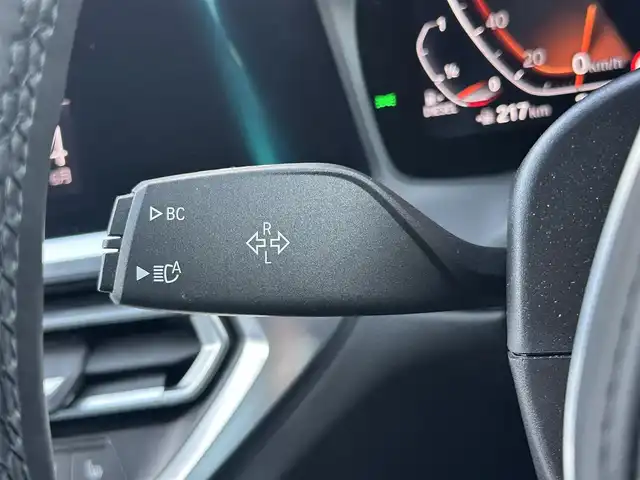 ＢＭＷ ３２０ｄ xDrive Mスポーツ 福島県 2021(令3)年 6万km アルピンホワイトⅢ 純正ナビ(BT/USB)/アダプティブクルーズコントロール/ブラインドスポットモニター/黒レザーシート/シートヒーター/パワーシート/パワーバックドア/バック・360°カメラ/ワイヤレスチャージャー/ミラー一体型ETC/前後ドライブレコーダー/パドルシフト/ステアリングスイッチ/純正18AW/純正フロアマット/LEDヘッドライト/オートホールド/コンフォートアクセス/保証書/取扱説明書