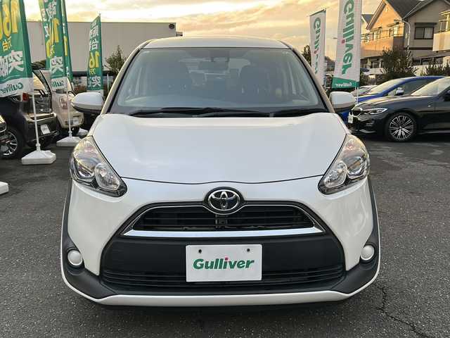 トヨタ シエンタ X 東京都 2017(平29)年 9万km ホワイトパールクリスタルシャイン ワンオーナー/純正ナビ【Bluetooth接続可、フルセグTV、CD】/片側パワースライドドア/社外フロアマット/三列シート/ウォークスルー/チップアップシート/アイドリングストップ/レーンキープアシスト/衝突被害軽減システム/横滑り防止装置/盗難防止装置/ABS/ETC/Wエアバッグ/リモコンキー/スペアキー1本